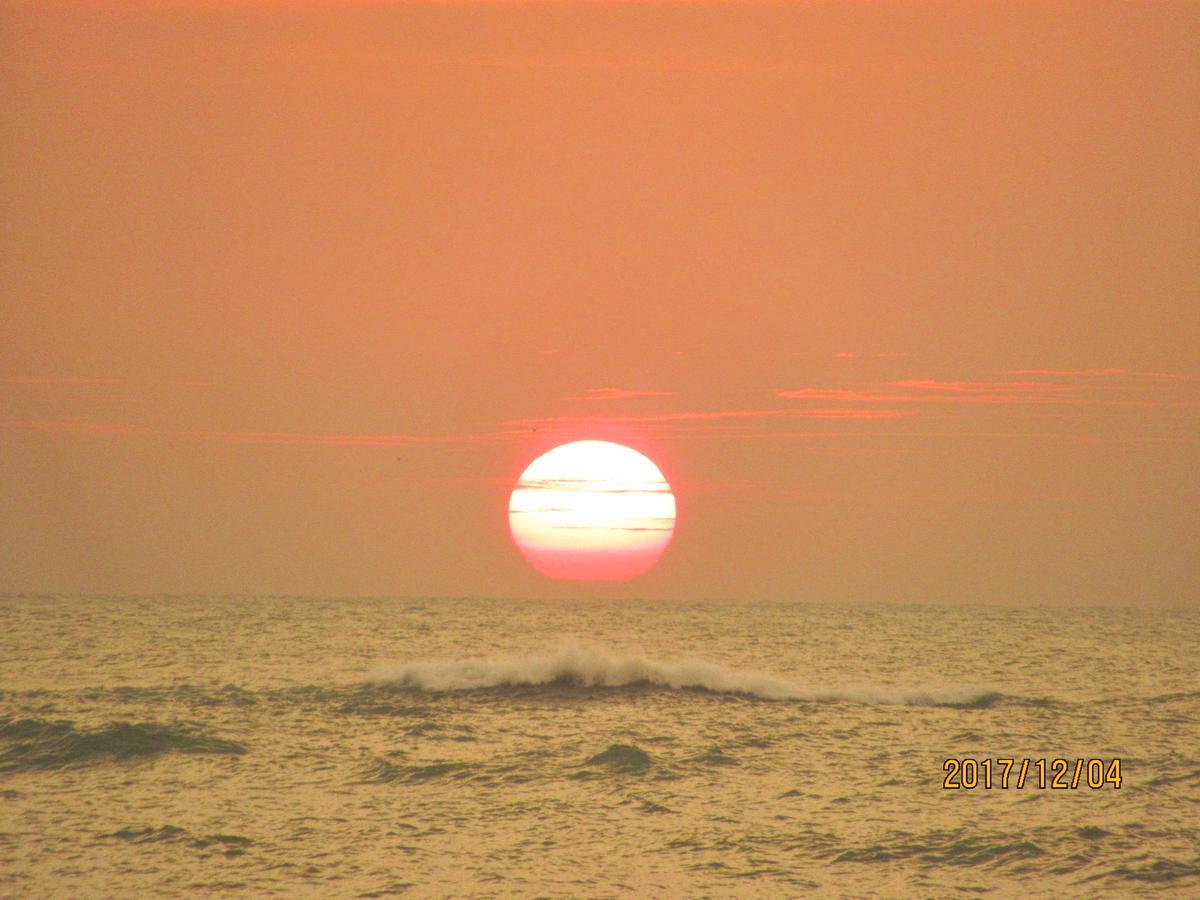 Ranveli Beach Resort Dehiwala-Mount Lavinia Exterior foto